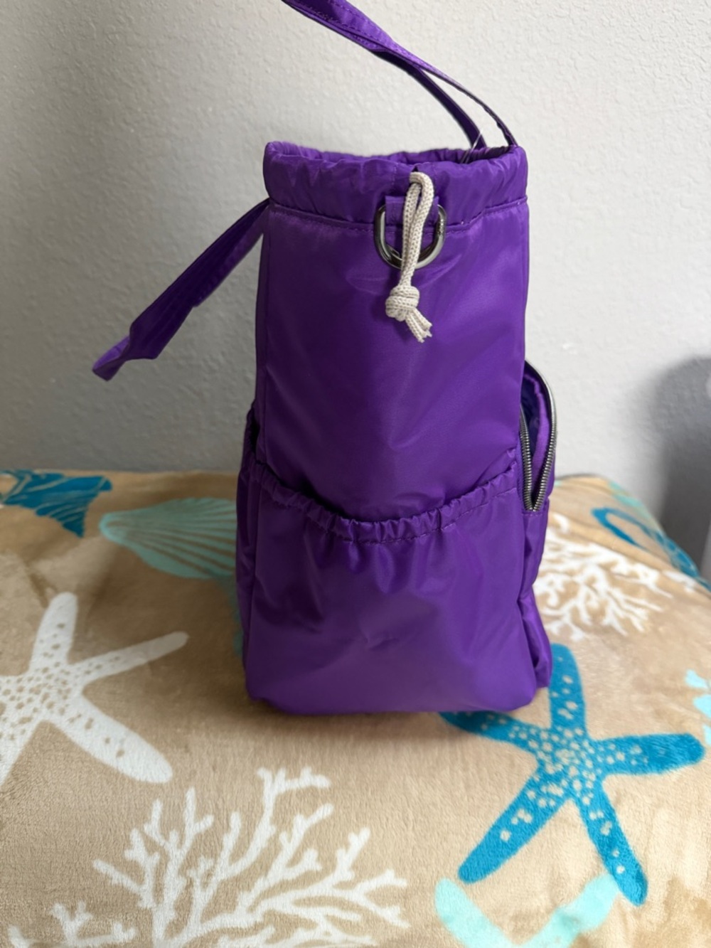 Lug DITTY XL Tote Bag~Grape Purple~NEW in packaging~Lightweight Everyday Carry - Picture 3 of 11